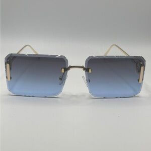 Pre-Owned Gucci Blue Gradient Sunglasses with Gold Accents T7533